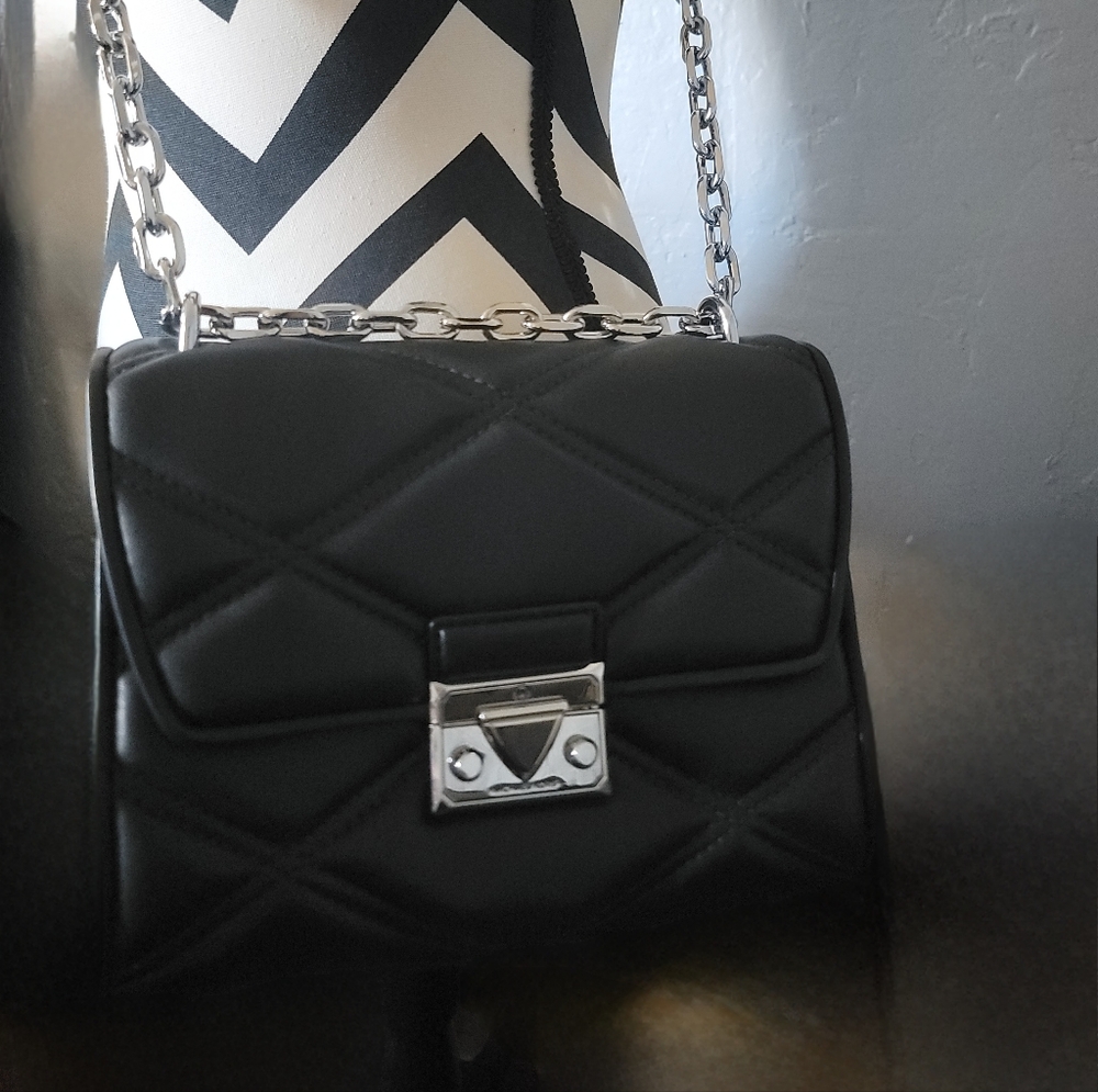 NEW Michael Kors Serena Medium Quilted Crossbody Bag Black Silver ELEGANT!